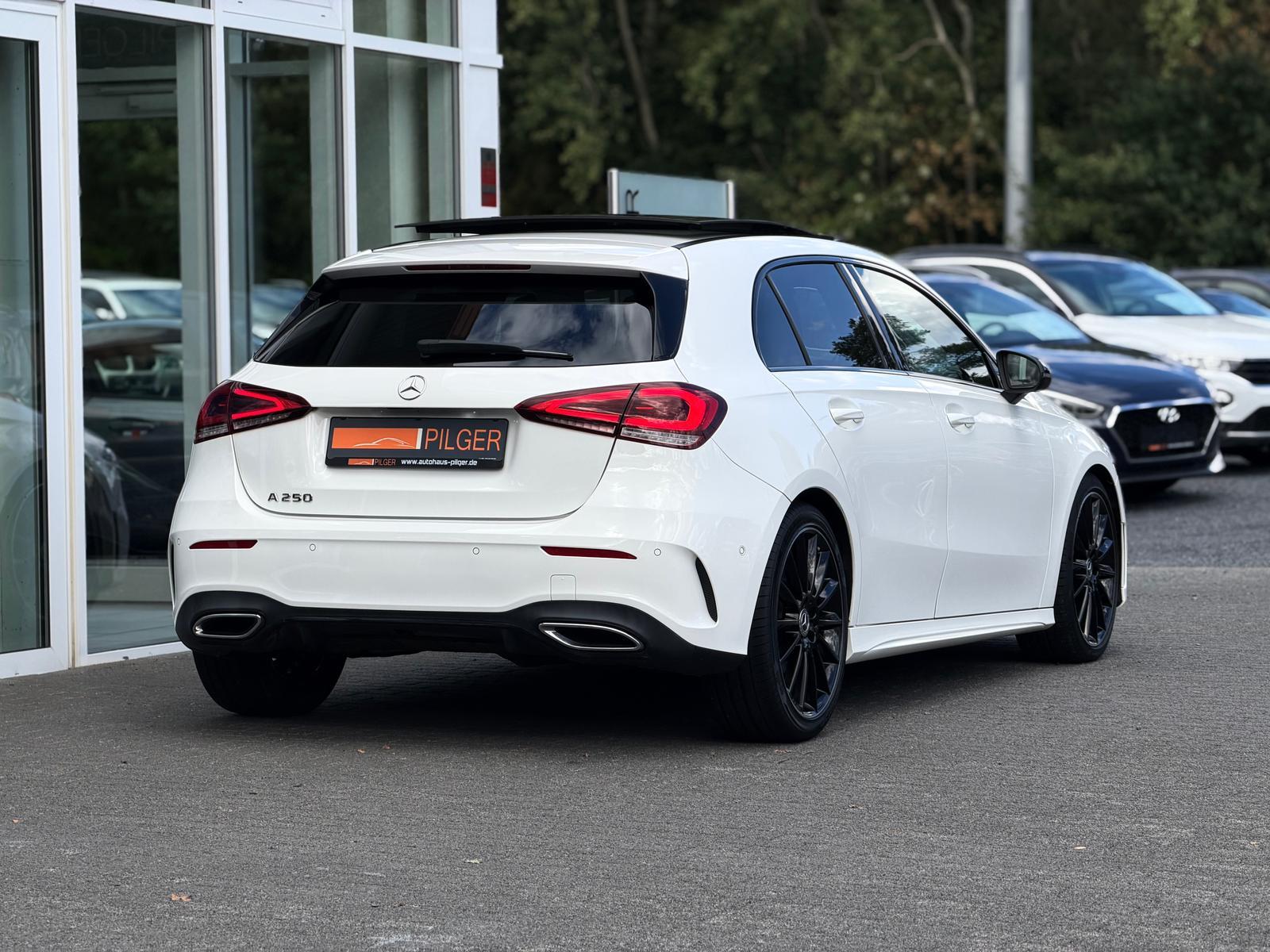 Mercedes-Benz A250*AMG*AHK*Digital*Ambiente*Pano*LED*Alcantara