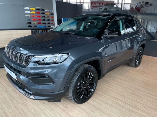 Jeep Compass PHEV 4xe Upland / Glasdach / 360°