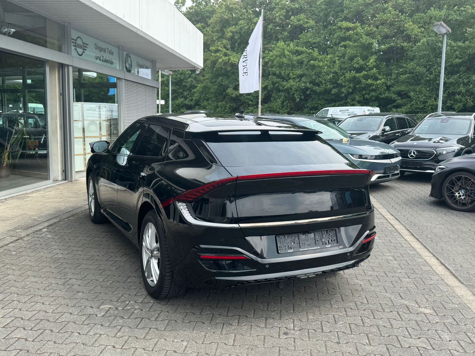Fahrzeugabbildung Kia EV6 GT-Line 4WD WERKSGA+MEMO+AHK+HEAD+ACC+360°
