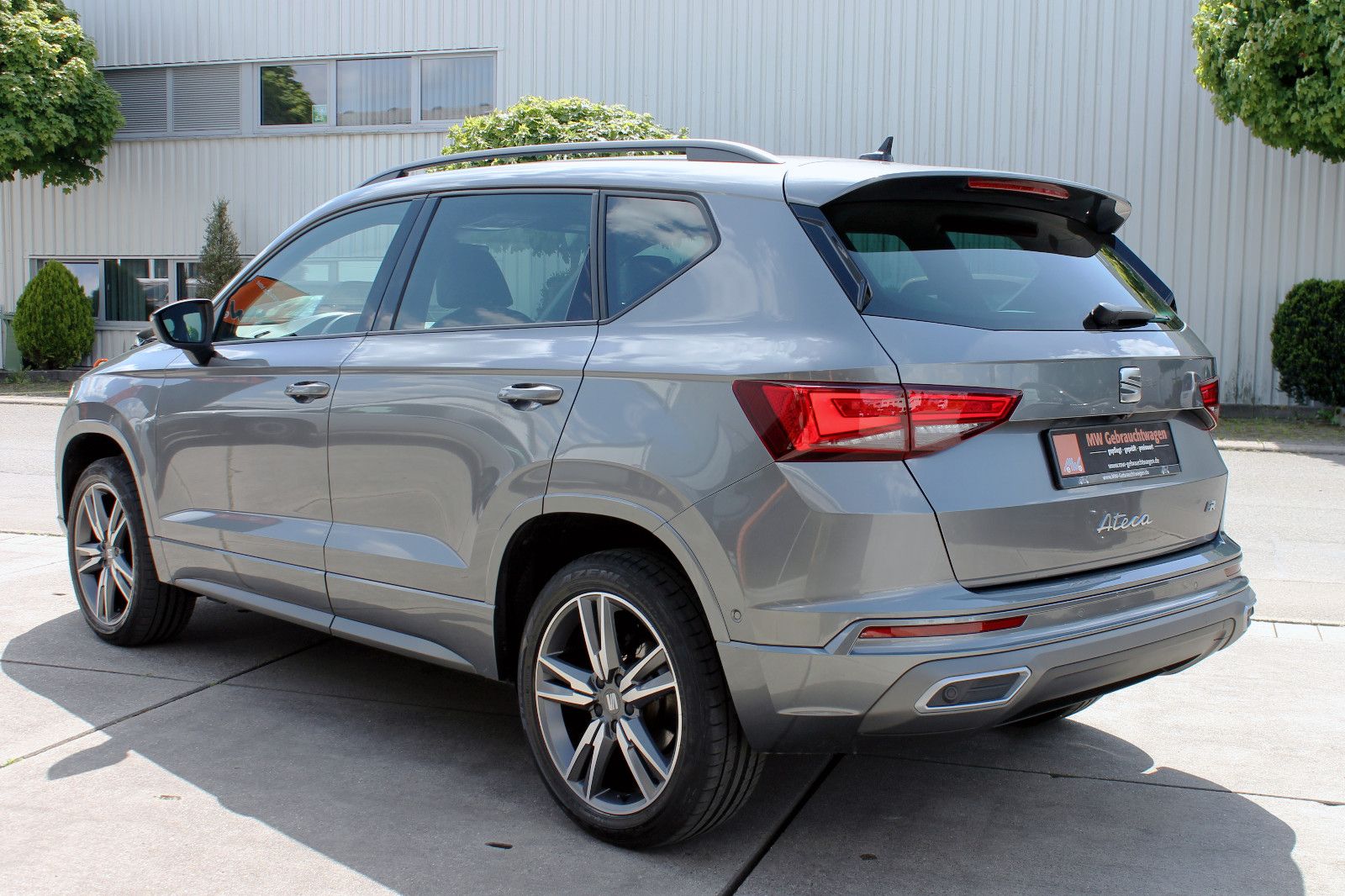 Fahrzeugabbildung SEAT Ateca 1.5 TSI DSG FR-Line ACC LED NAVI KAM PDC