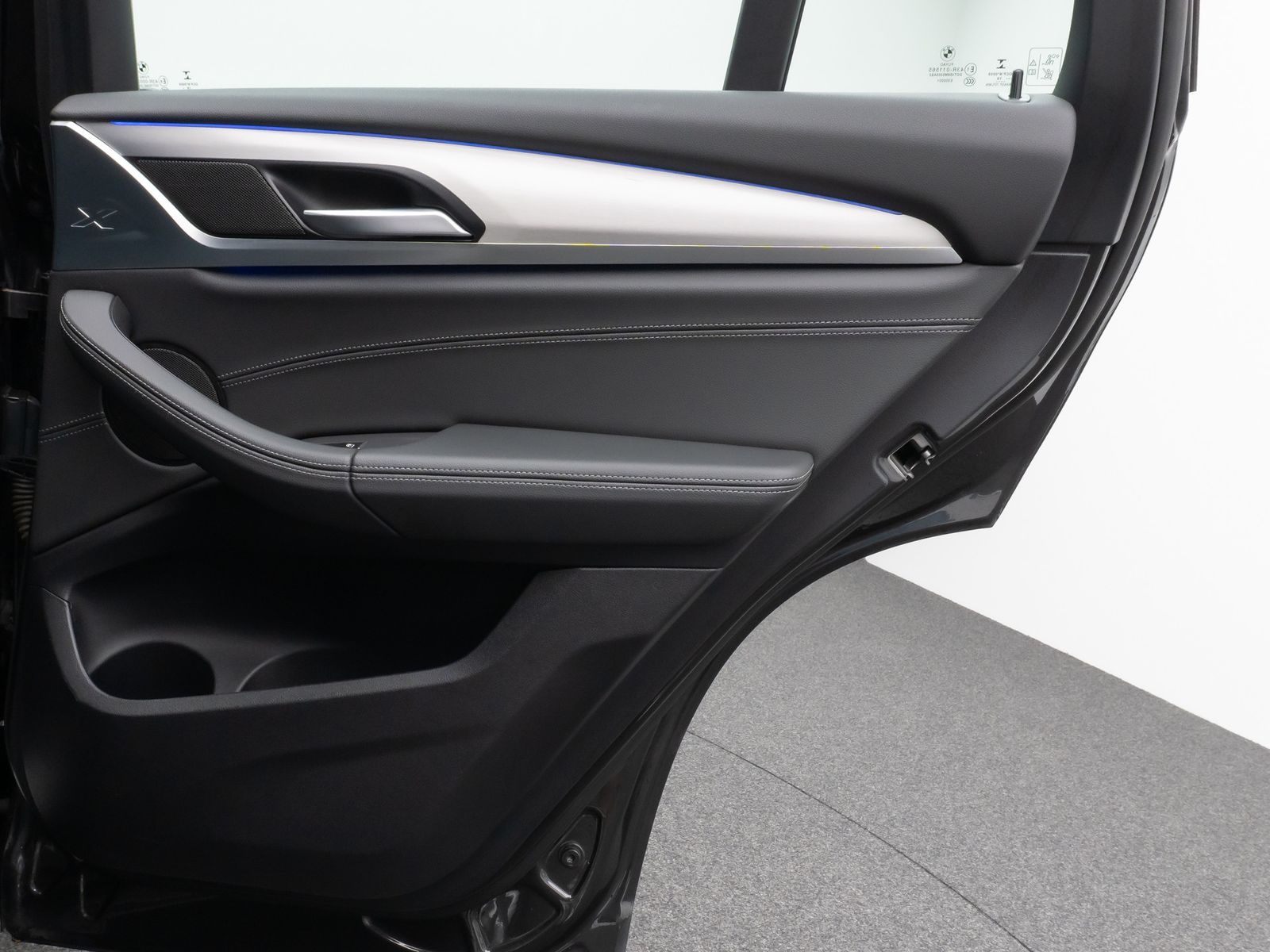 Fahrzeugabbildung BMW X4 xD30i xLine Panorama Kamera HUD HiFi DisplKey