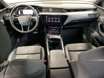 Audi Q8 e-tron - 6