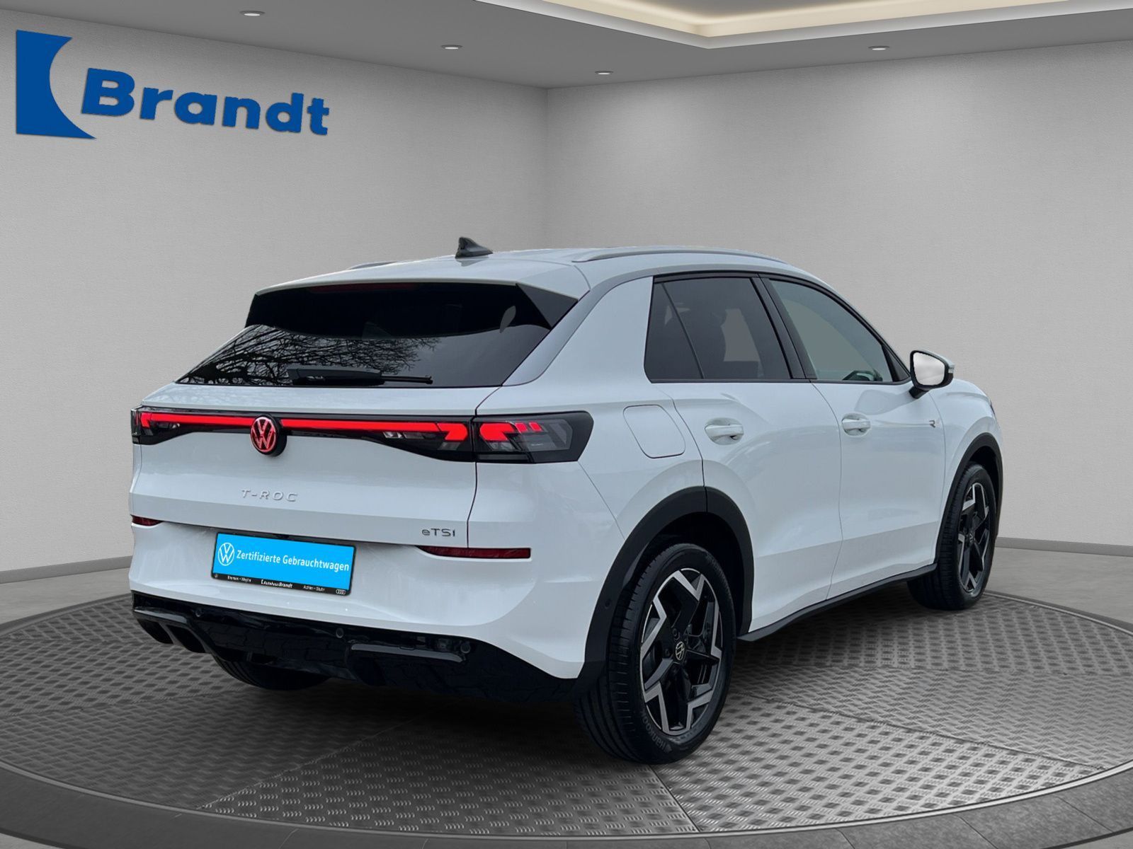 Volkswagen T-Roc 1.5 eTSI R-LINE DSG LED KAMERA ACC AHK foto 3
