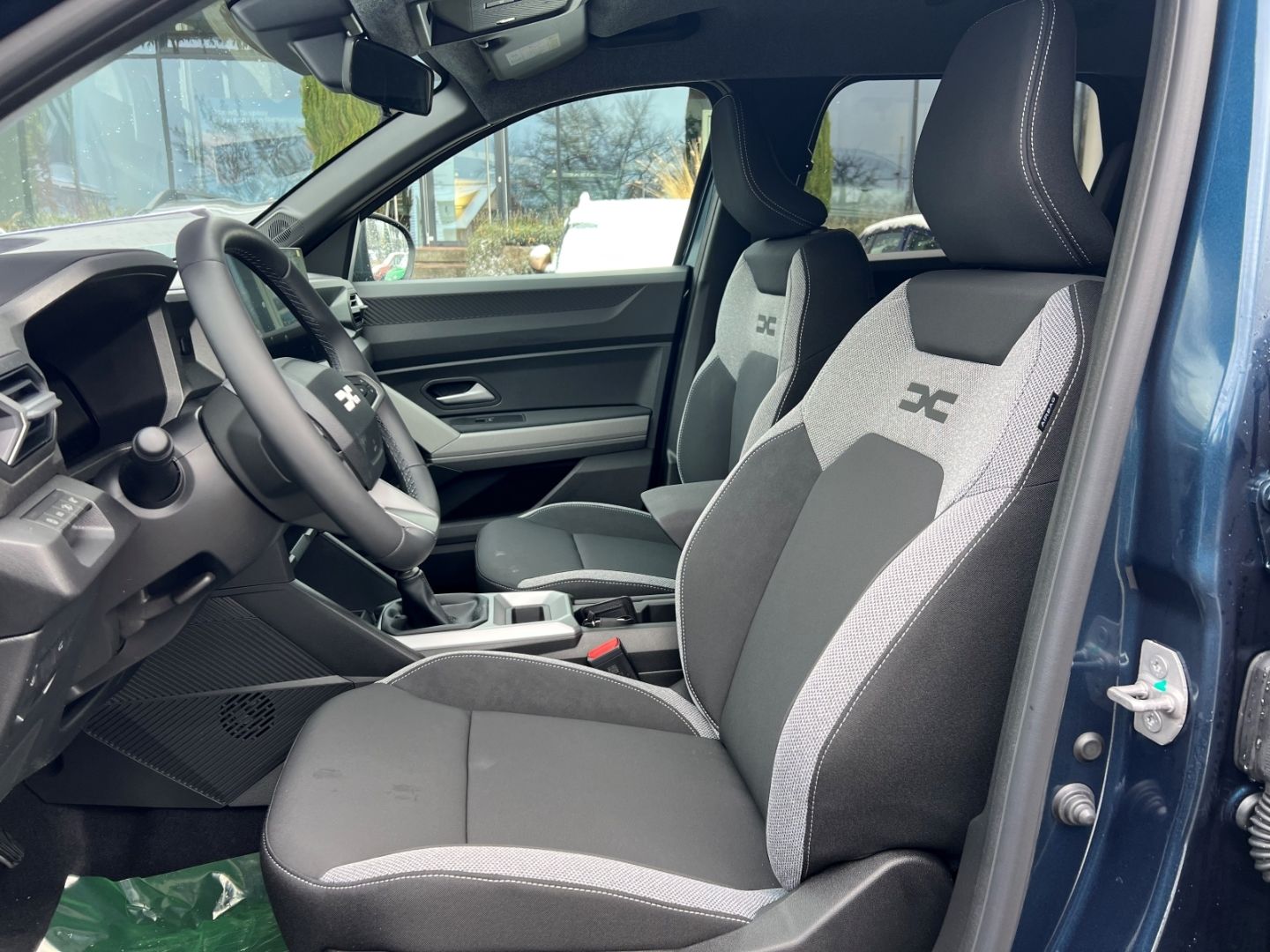 Fahrzeugabbildung Dacia Bigster TCe 140 Journey Navi Digitales Cockpit L