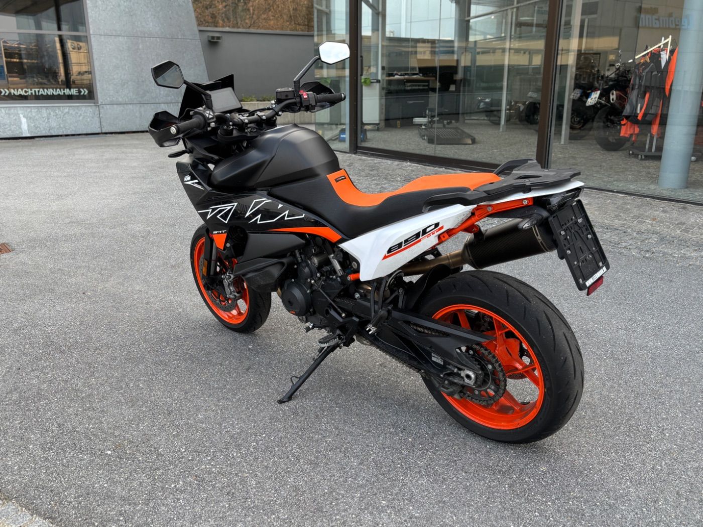 Fahrzeugabbildung KTM 890 SMT Modell 2023