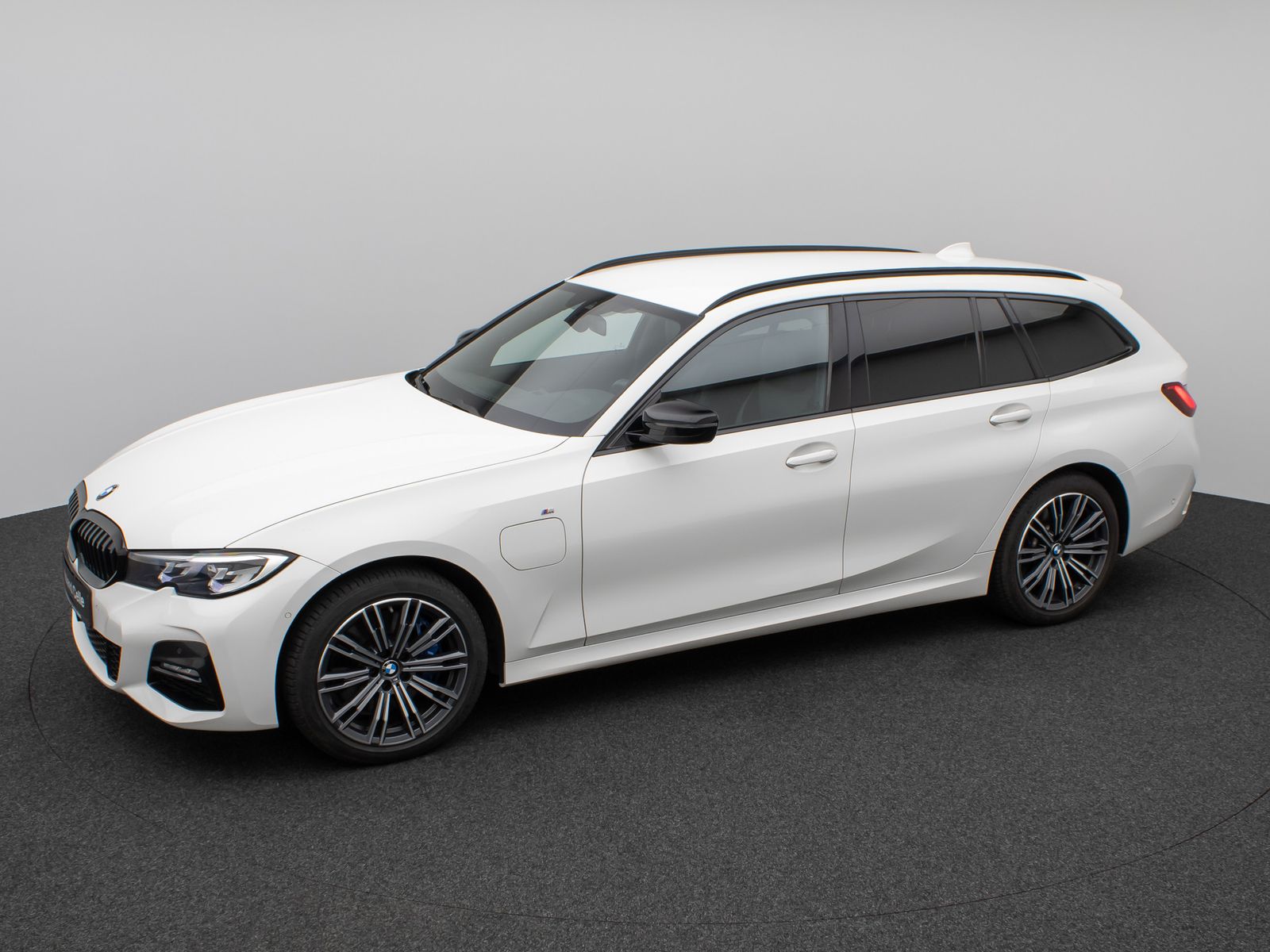 Fahrzeugabbildung BMW 330e M Sport Kamera DAB H/K Geschwind Parkassist