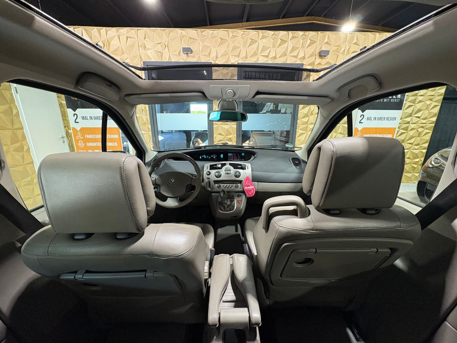 Fahrzeugabbildung Renault Scenic II Grand Privilege/7-SITZ/PANO/NAVI/SHZ/