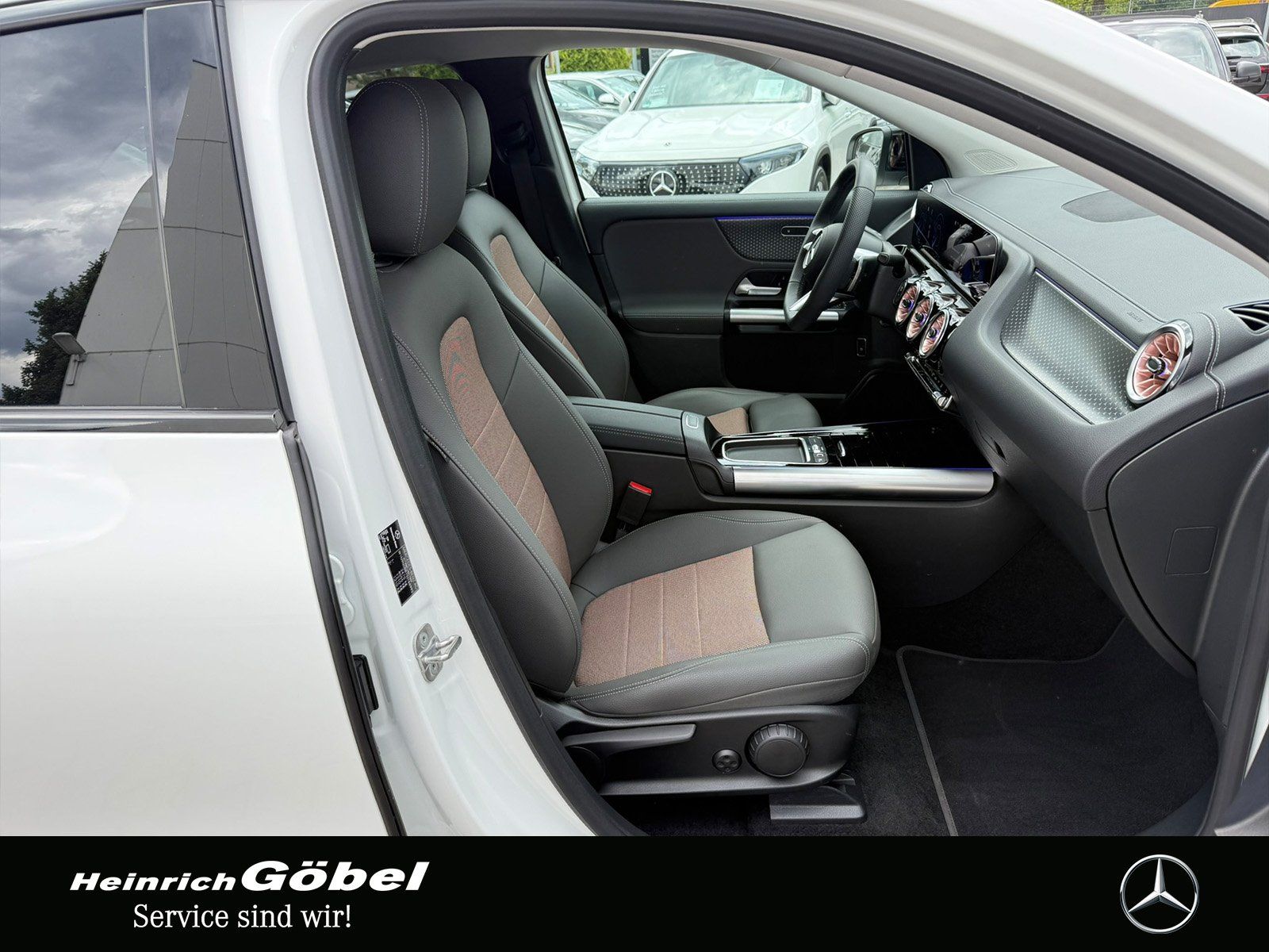 Fahrzeugabbildung Mercedes-Benz EQA 250 ELETRIC-ART*NIGH-PAKET*TOTWINKEL*KAMERA