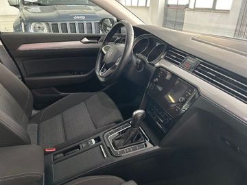 Volkswagen Passat - 11