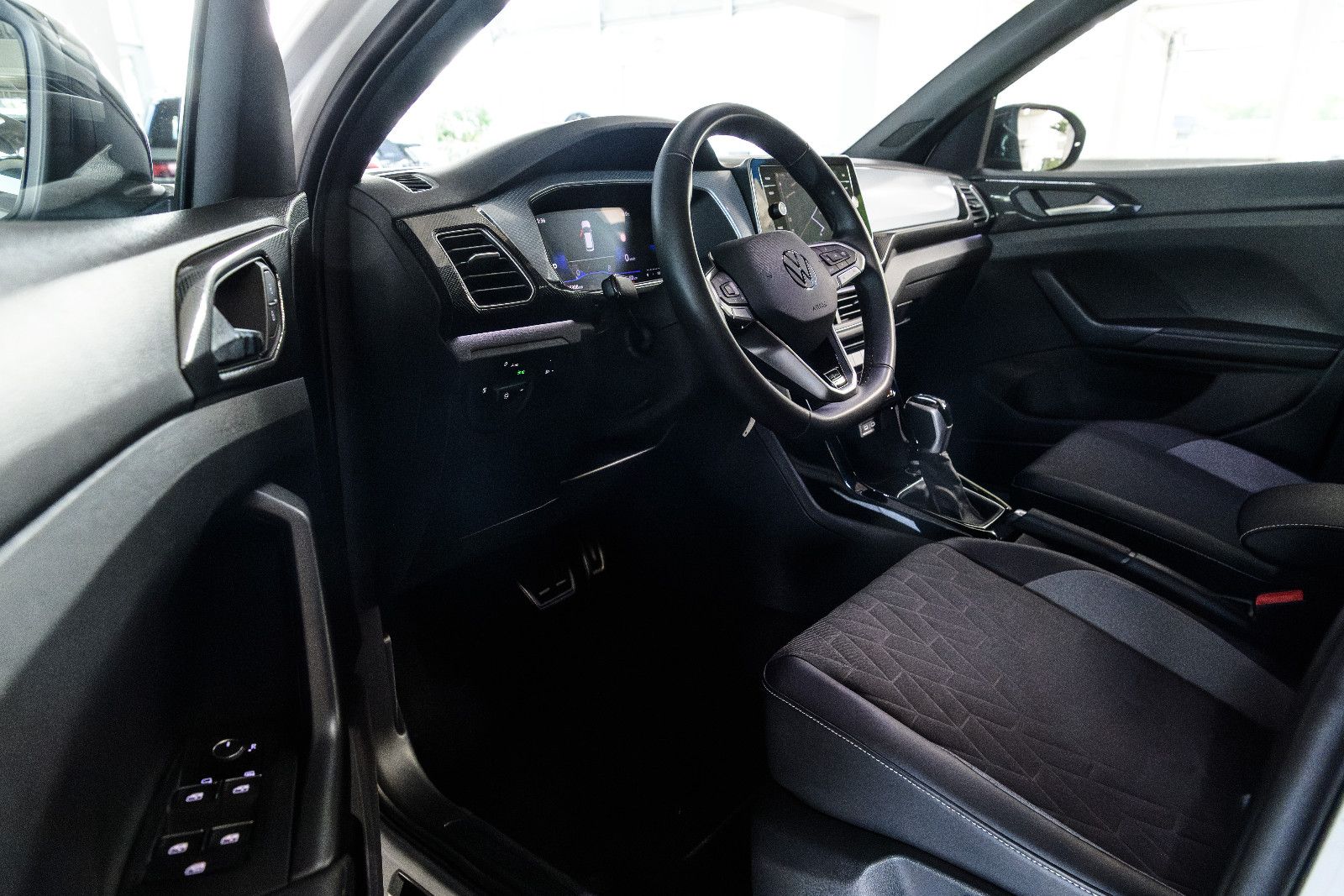 Fahrzeugabbildung Volkswagen T-Cross Goal 1.0 TSI DSG LED+AHK+NAV+ACC+APP+SHZ