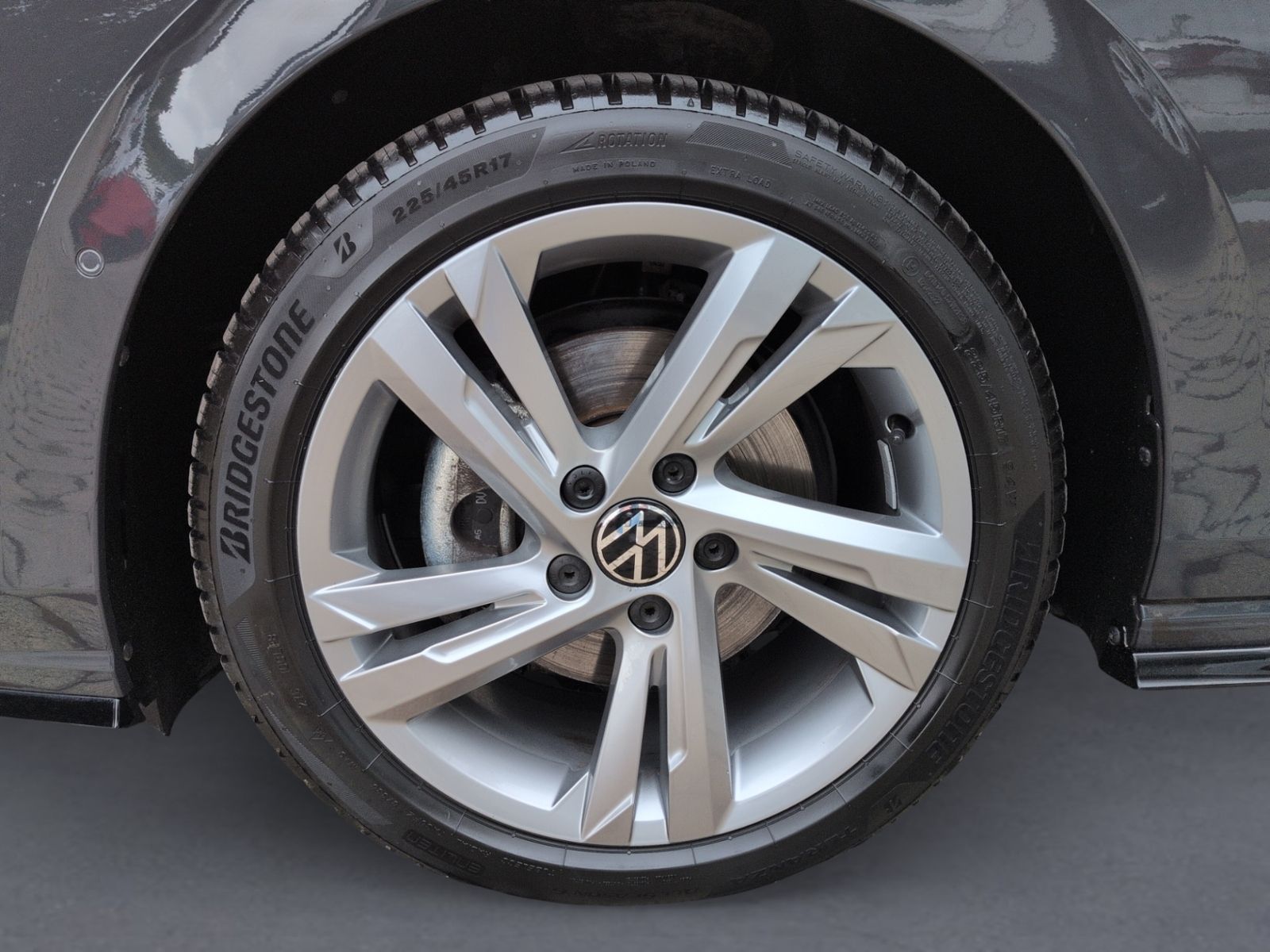 Golf VIII Variant 1.5 eTSI DSG R Line KAMERA