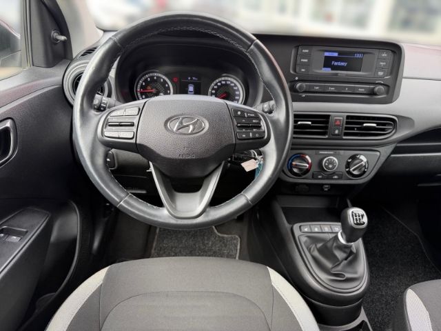 Fahrzeugabbildung Hyundai i10 1.0 Select +RADIO+TEMPOMAT+SHZ+KLIMA+UVM+