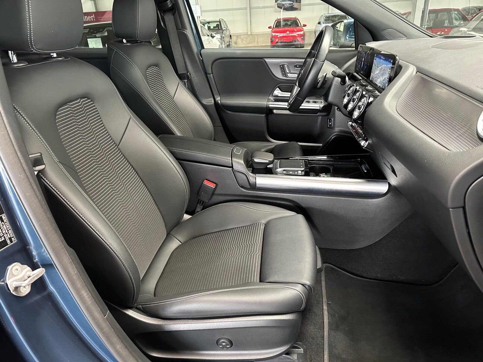 Mercedes-Benz EQA 300 4MATIC Progressive Pano-Dach AHK 360° foto 20