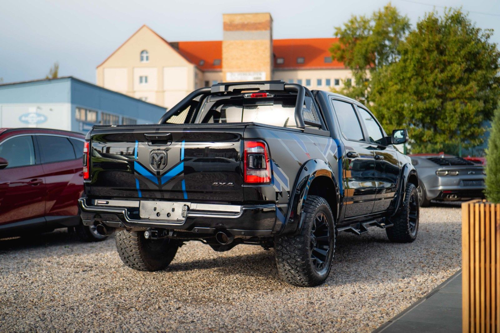 Fahrzeugabbildung Dodge RAM 5.7 V8 HEMI 4x4 OFFROAD Night Unfallfrei LED
