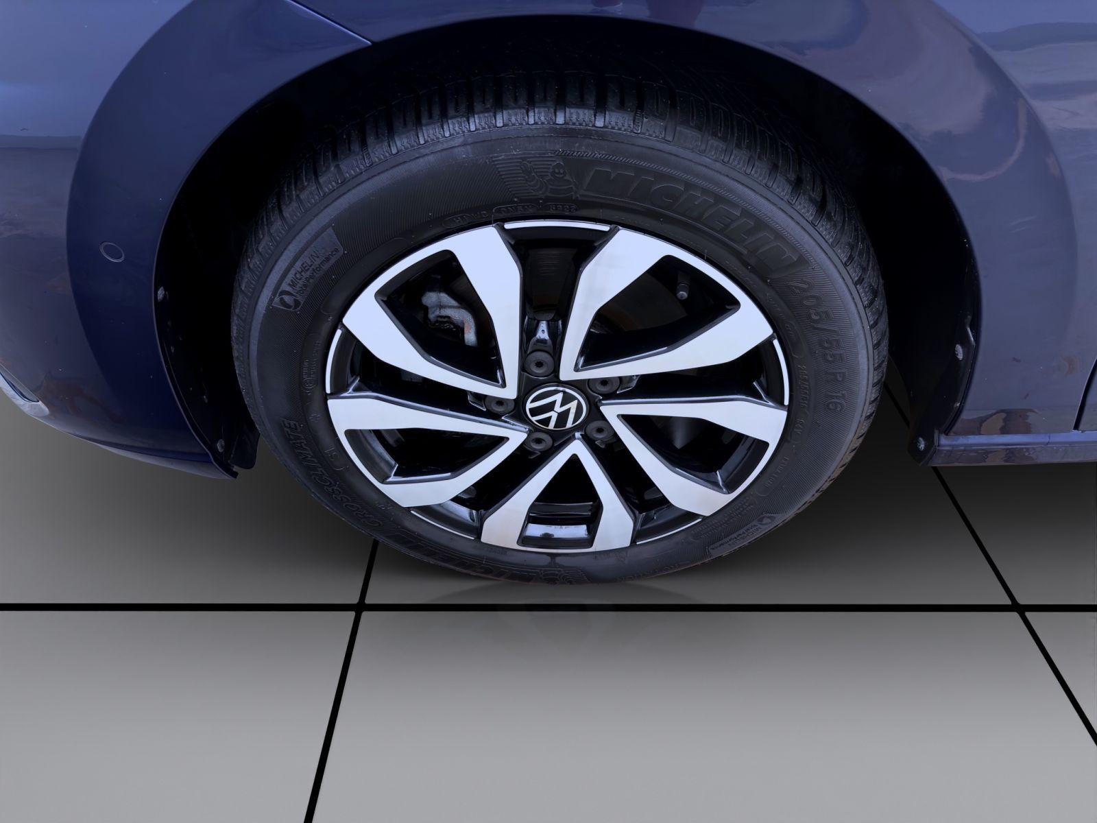 Volkswagen Golf 1.5 TSI ACTIVE STDHZG NAVI HuD SITZHZG