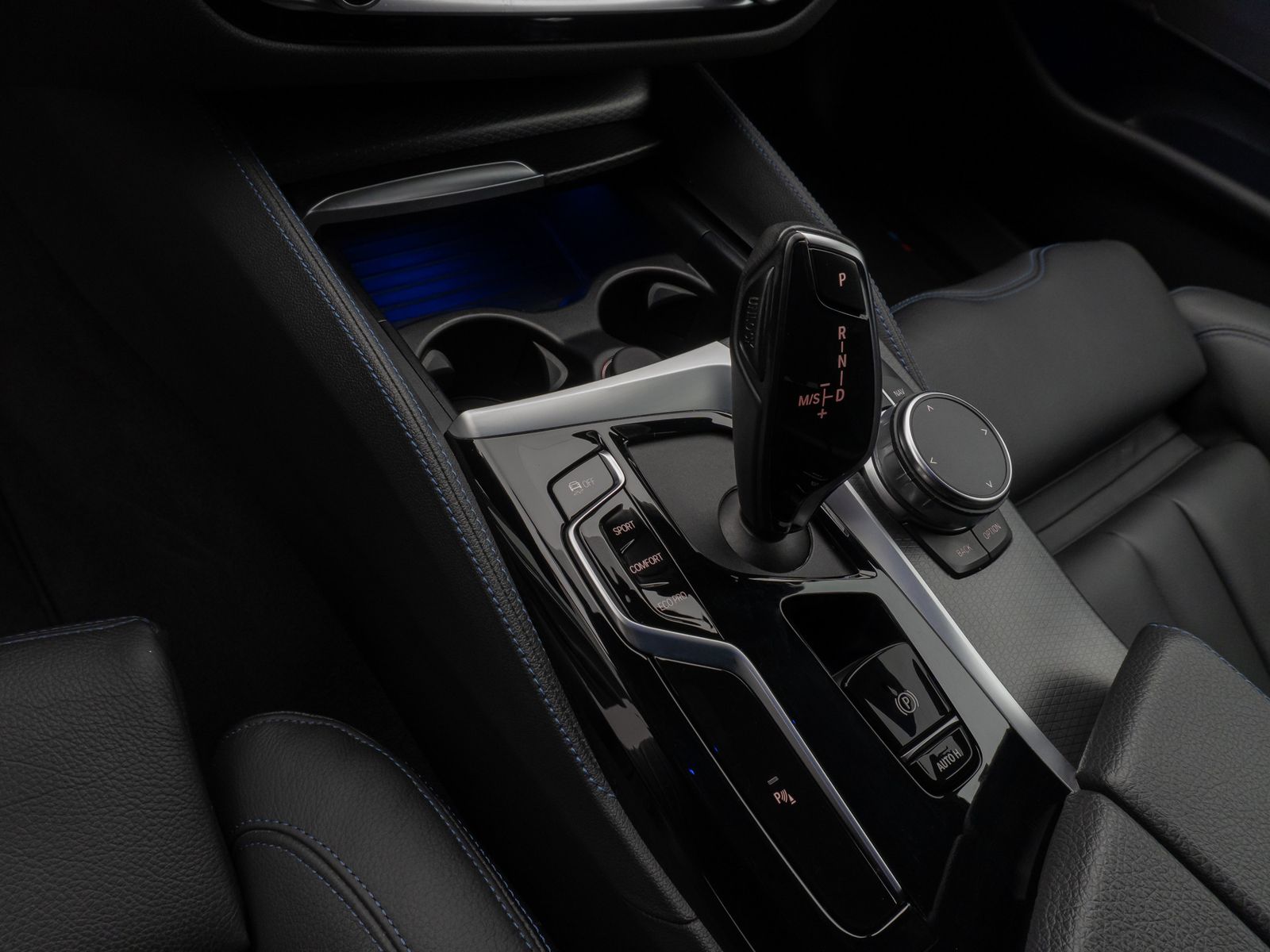 Fahrzeugabbildung BMW 540d xD M Sport Kamera DAB H/K AHK Alarm 20Zoll