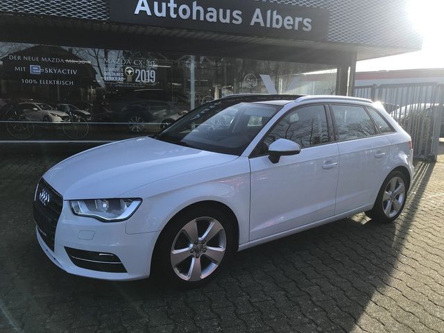 Audi A3 Sportback 1.4 TFSI Ambition, NAVI, P-Dach, Al