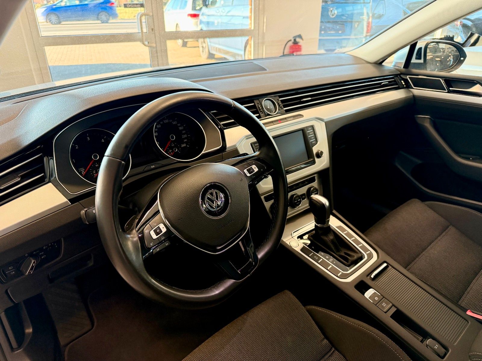 Fahrzeugabbildung Volkswagen Passat Variant 2.0TDI DSG Comfortline BlueMotion