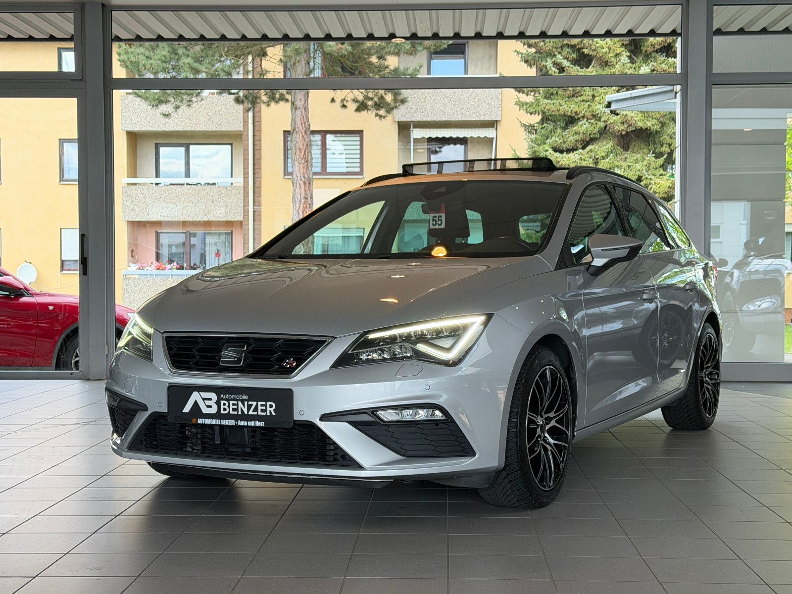 Fahrzeugabbildung SEAT Leon ST FR//ACC/LED/PANORAMA/APPLE-CAR/KAMERA