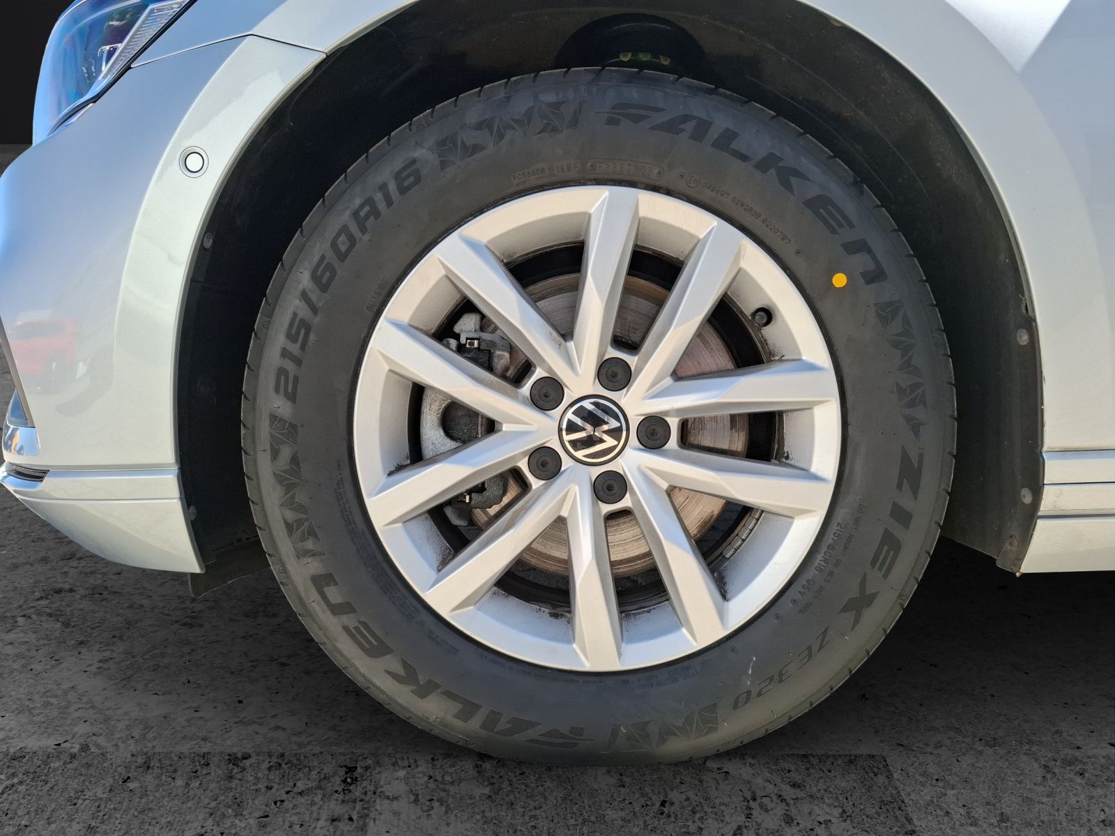 Fahrzeugabbildung Volkswagen Passat Variant TDI Business DSG Matrix AHK Navi