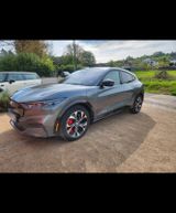 Ford Mustang Mach-E ext. Range.Pano. b&o Premium - Ford Mustang Mach-E von privat