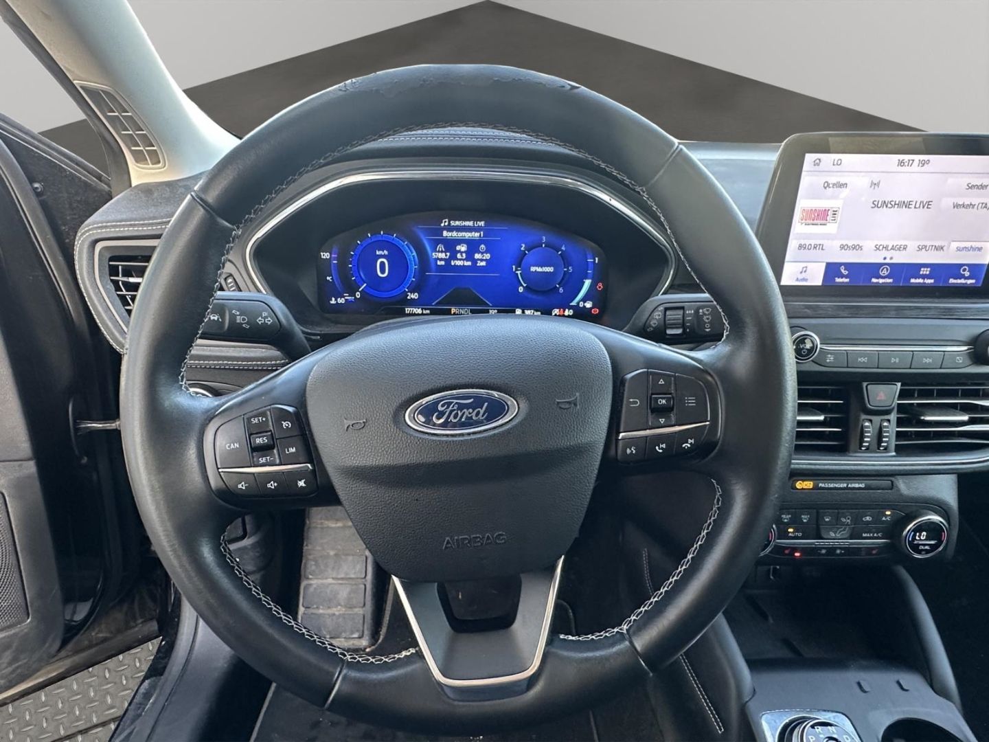 Fahrzeugabbildung Ford Focus Turnier 2.0 EcoBlue Vignale HÄNDLER/EXPORT