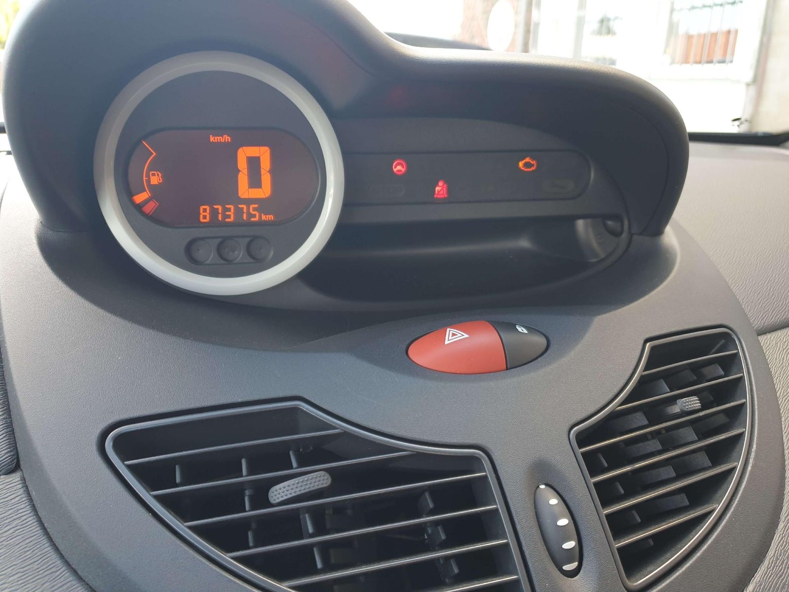 Twingo TÜV NEU/ Klima/ Allwetterreifen – Bild 13