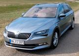 Skoda Superb 1.6 TDI DSG Style Combi Style ACC Leder