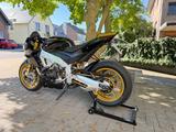 Aprilia Tuono  V4 Factory Ultra Dark + Exklusiv-Zubehör - APRILIA MOTORRAD