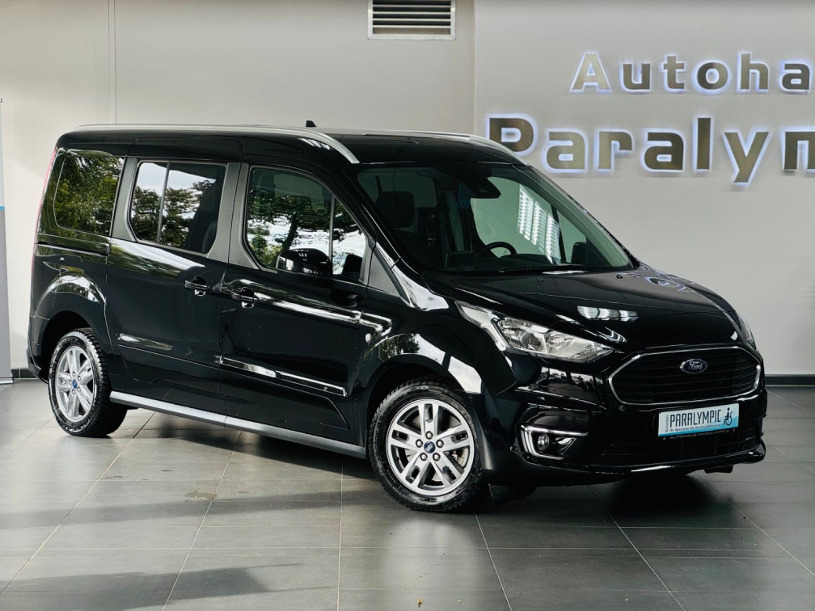 Grand Tourneo Titanium Behindertengerecht-Rampe