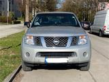 Nissan Pathfinder 2.5 dCi DPF XE 4WD XE - gebrauchte Nissan Pathfinder aus dem Jahr 2012