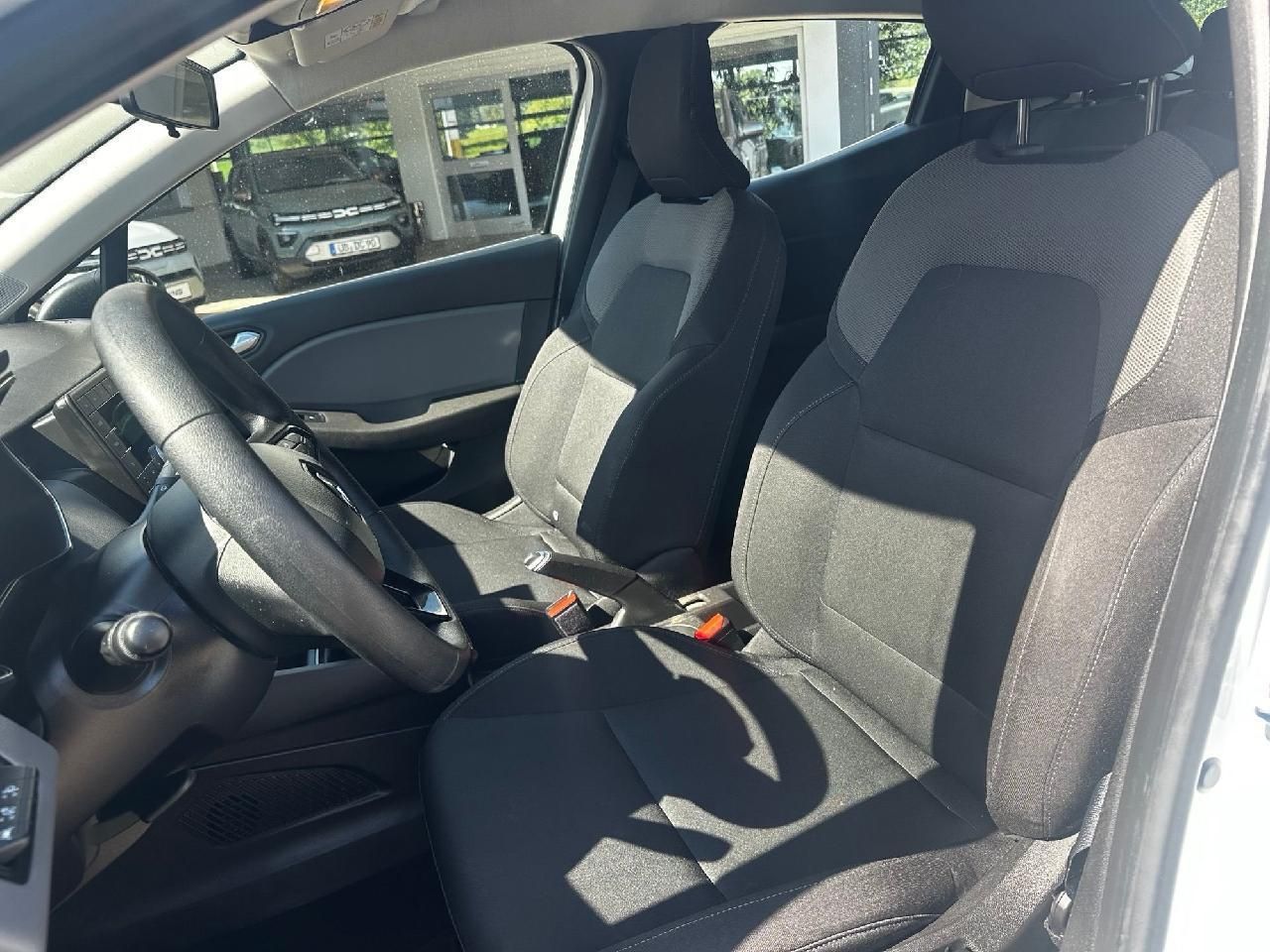 Fahrzeugabbildung Renault Clio Life SCe 65