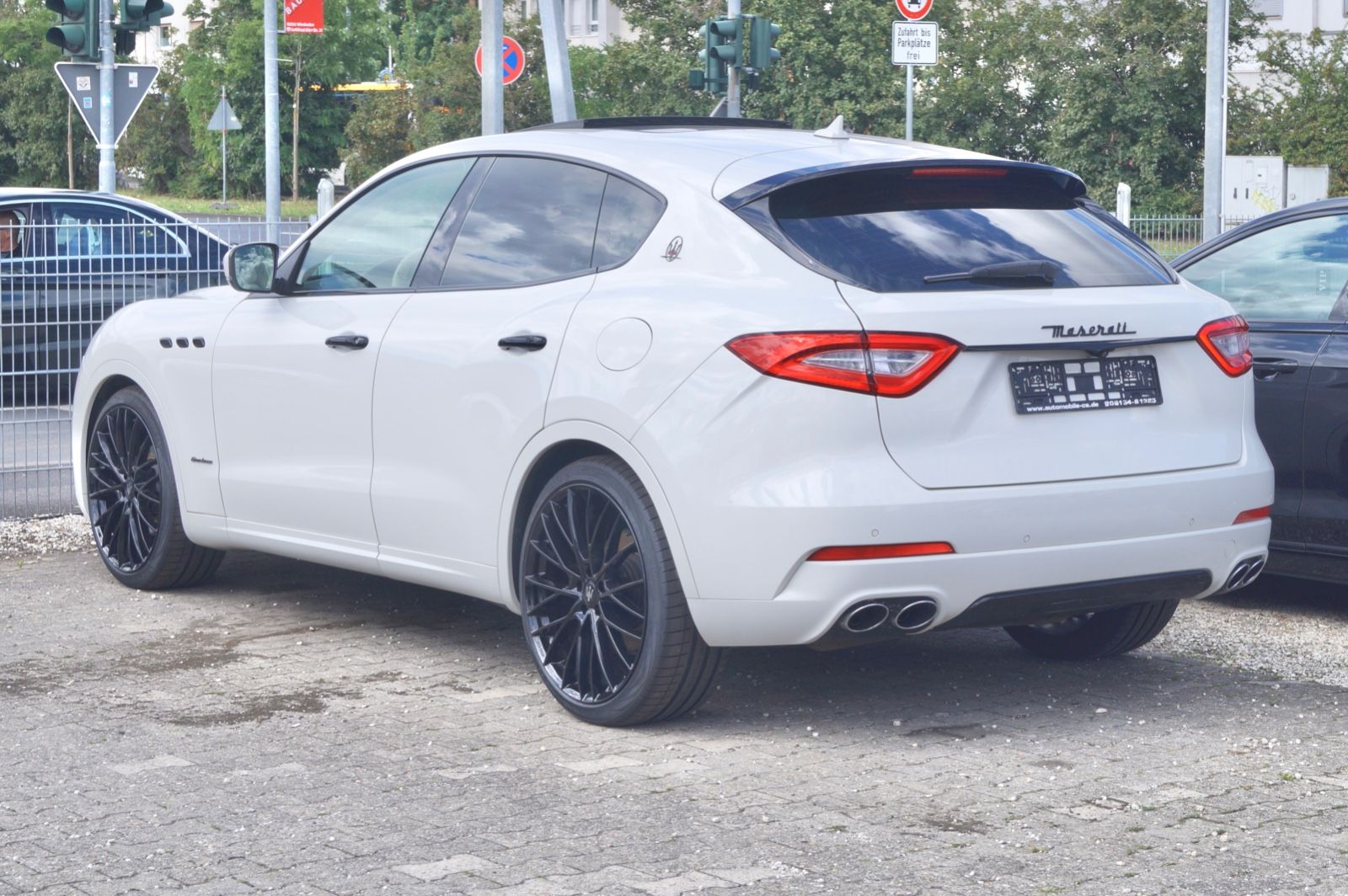 Fahrzeugabbildung Maserati LEVANTE GRAN LUSSO S Q4*MOD.2018+PANO+22`LM*