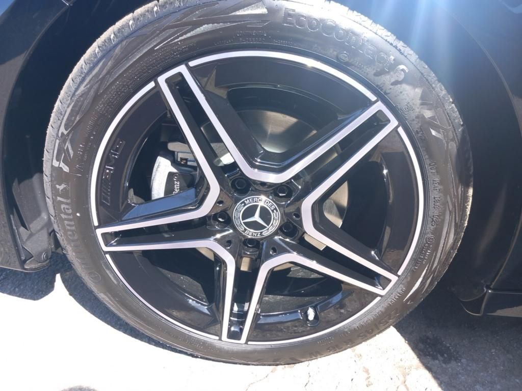 Fahrzeugabbildung Mercedes-Benz A 180 Kompaktlimousine AMG Line*Night Paket*LED