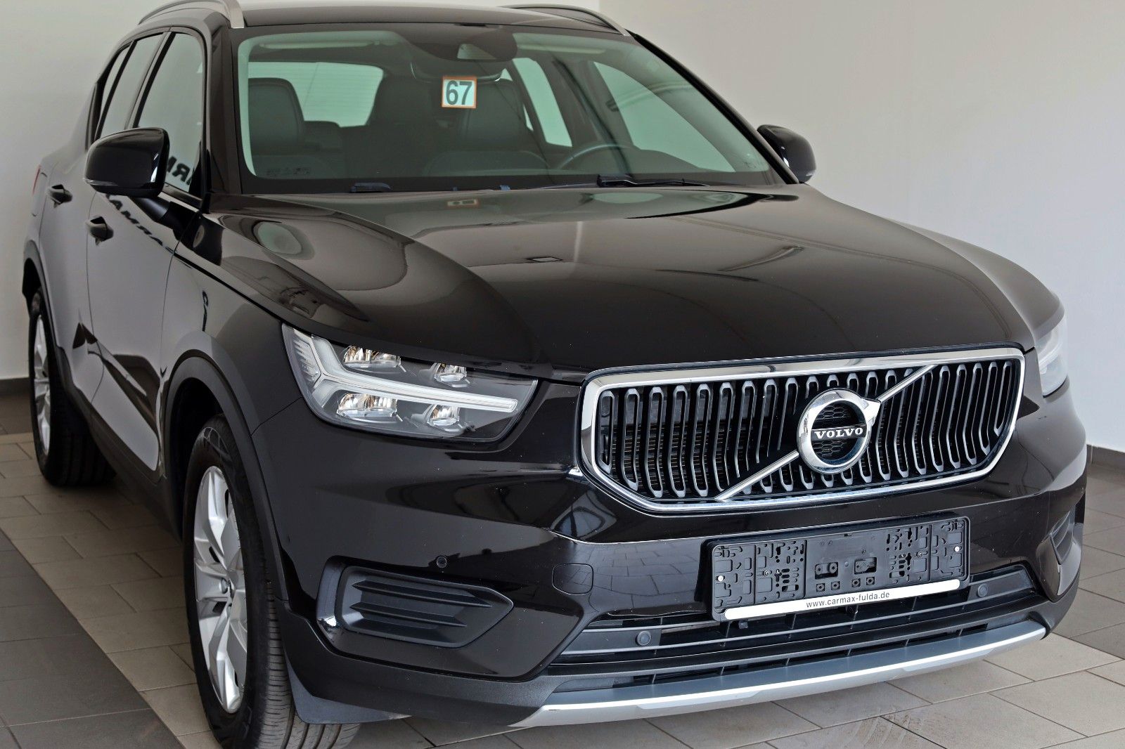 Fahrzeugabbildung Volvo XC40 Momentum Pro,T.Leder,Navi,LED,Kamera,