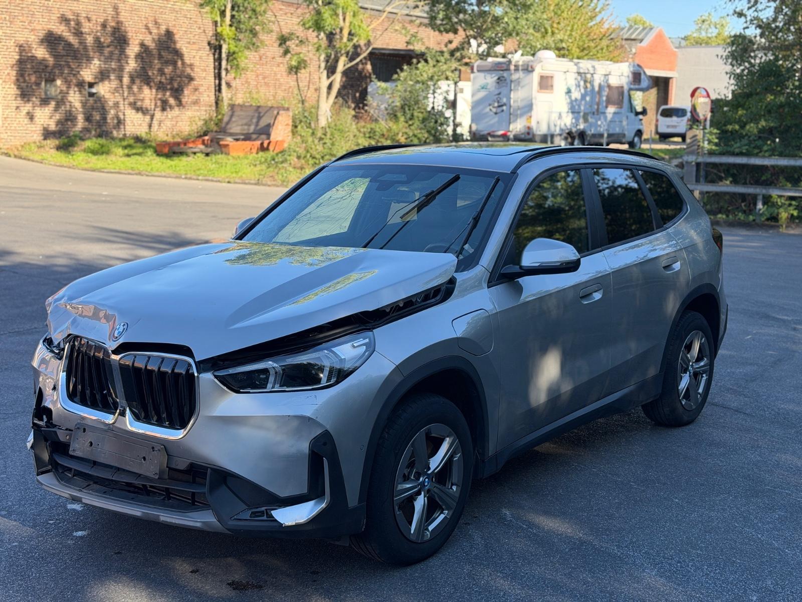 BMW X1 xDrive 30e HUB PANORAMA 360 KEYGO HARMAN MASS