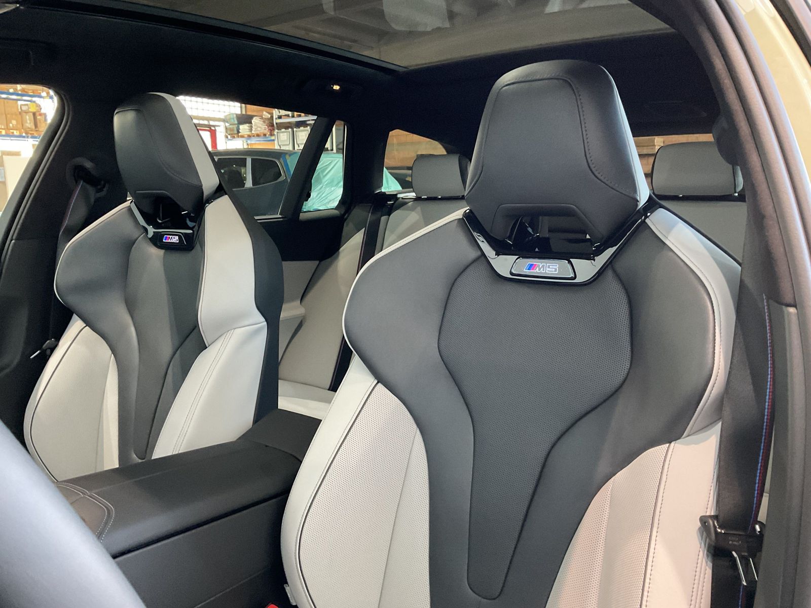 Fahrzeugeinzelansicht 12 Fahrzeugabbildung BMW M5 Touring 0,5% Versteuerung! Individuallack°Sit