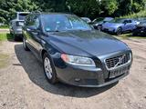 Volvo V70 Kombi MomentumD5 AUTOMATIK LEDER NAVI GLAS S - gebrauchte Volvo V70 aus dem Jahr 2009