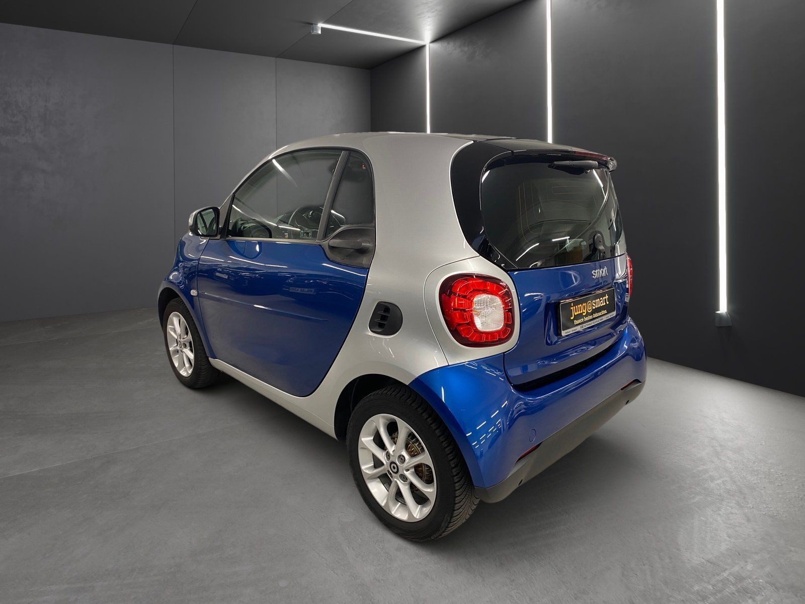 Fahrzeugabbildung Smart fortwo coupe passion*Cool&Media*PanoDach*SHZ*DAB