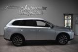 Mitsubishi Outlander Instyle 4WD Navi Kamera Leder 7-Sz AHK - silberne Mitsubishi Outlander