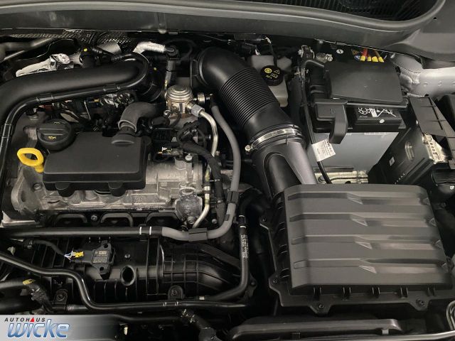 T-Cross 1.0 TSI DSG R-Line NAVI KLIMA REAR VIEW