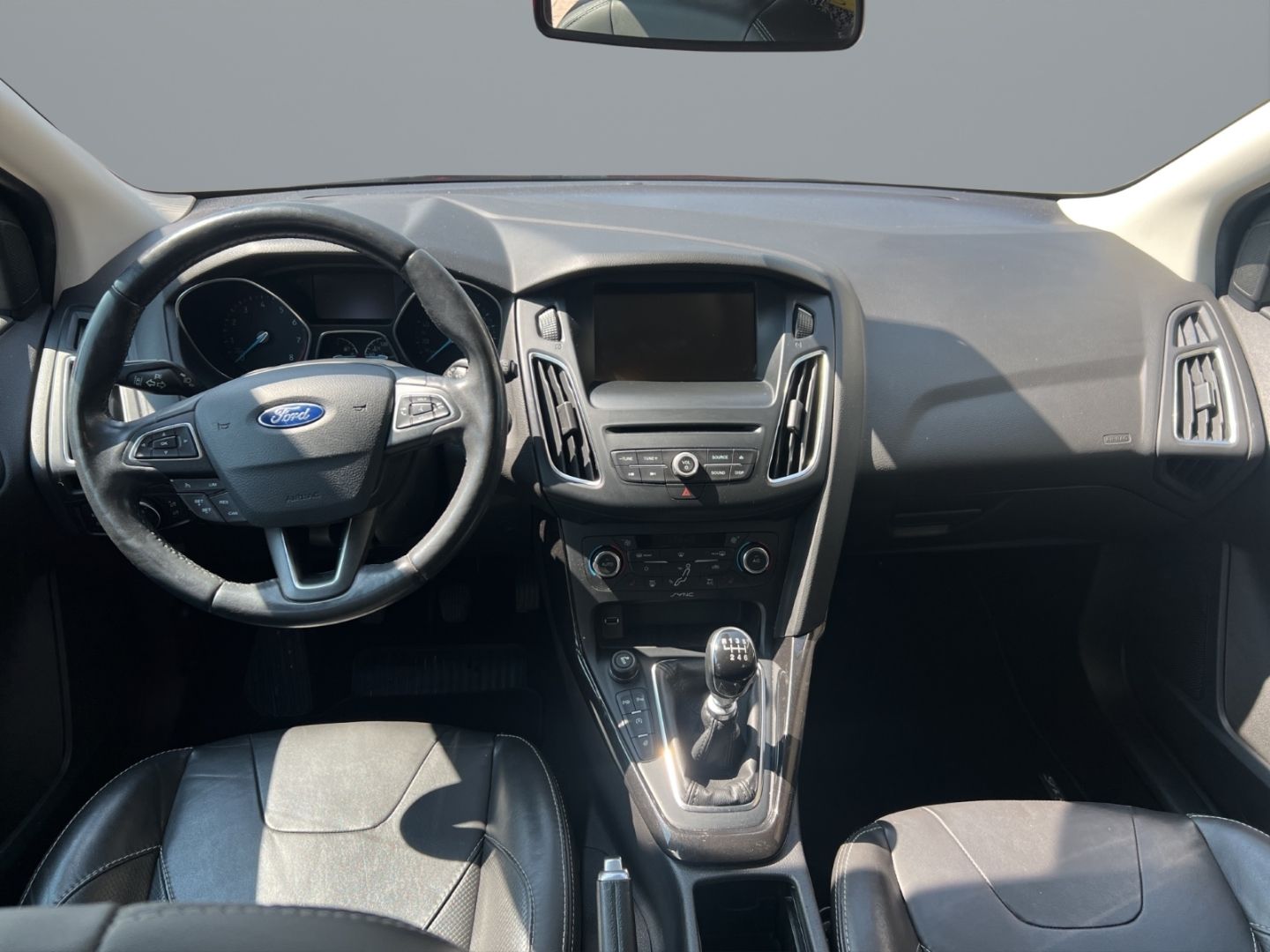 Fahrzeugabbildung Ford Focus Titanium 1.5 EcoBoost Sportpaket Navi Lede