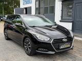 Hyundai i40 1.7 CRDI 1.HAND/KAMERA/NAVI/XENON/LED/PDC - Hyundai i40 mit Diesel-Antrieb: Kombi, 1.7