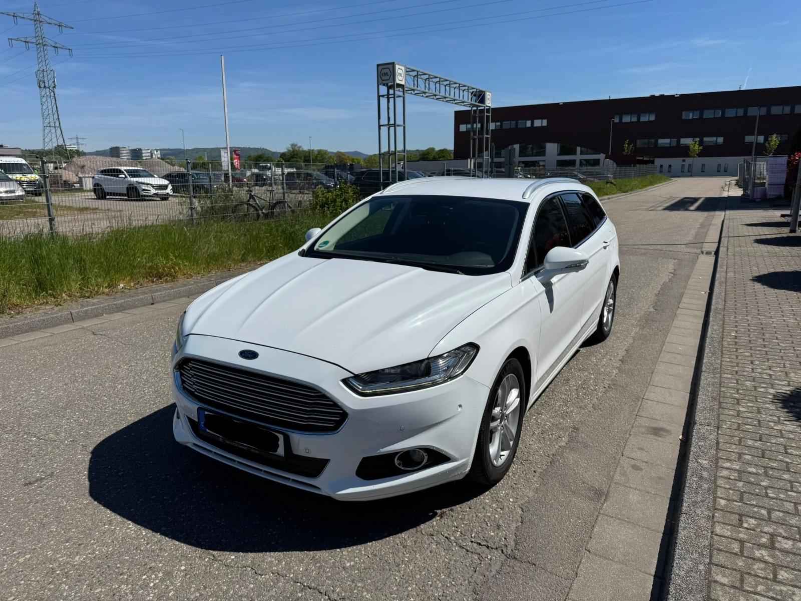 Ford Mondeo 132 KW Titanium Top Zustand