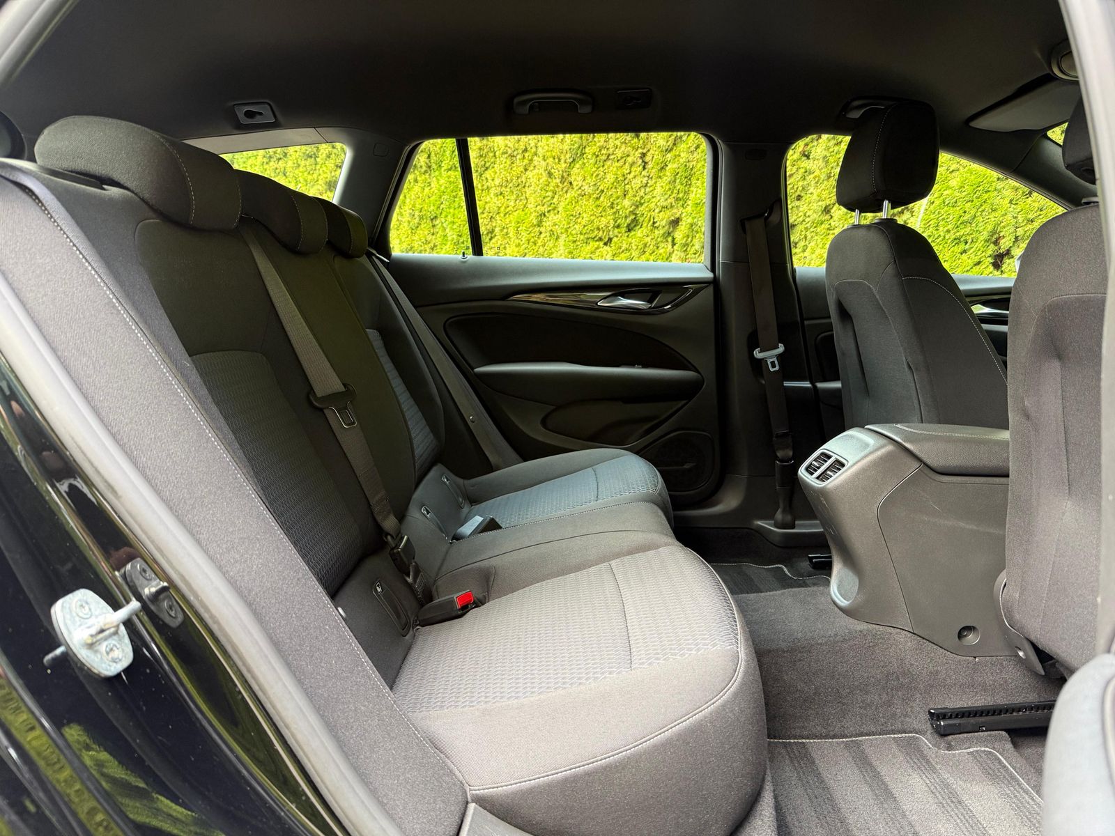 Fahrzeugabbildung Opel Insignia 2.0CDTI Aut. Elegance ILUX+NAV+KAM+CARP