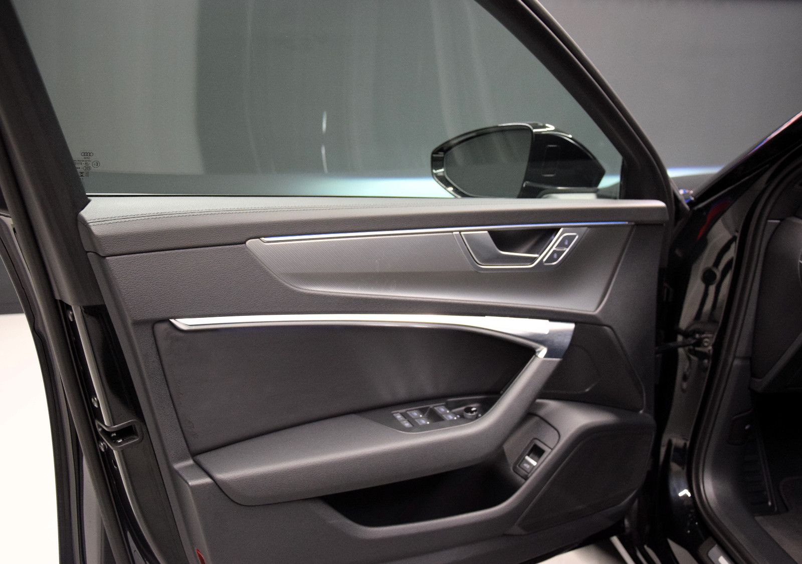 Fahrzeugabbildung Audi A6 Avant 45 TFSI quattro Kamera Pano ACC Leder