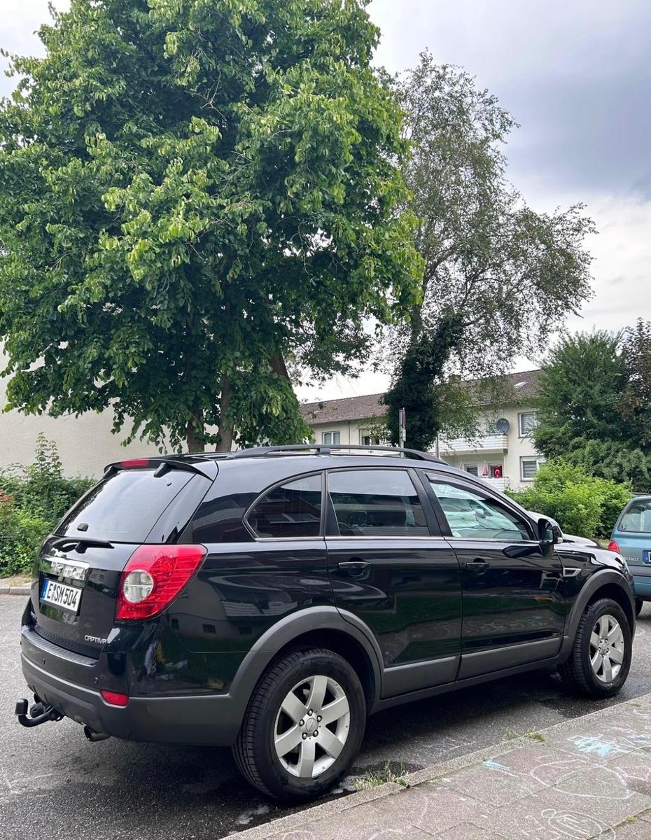 Chevrolet Captiva 2013 — rear view