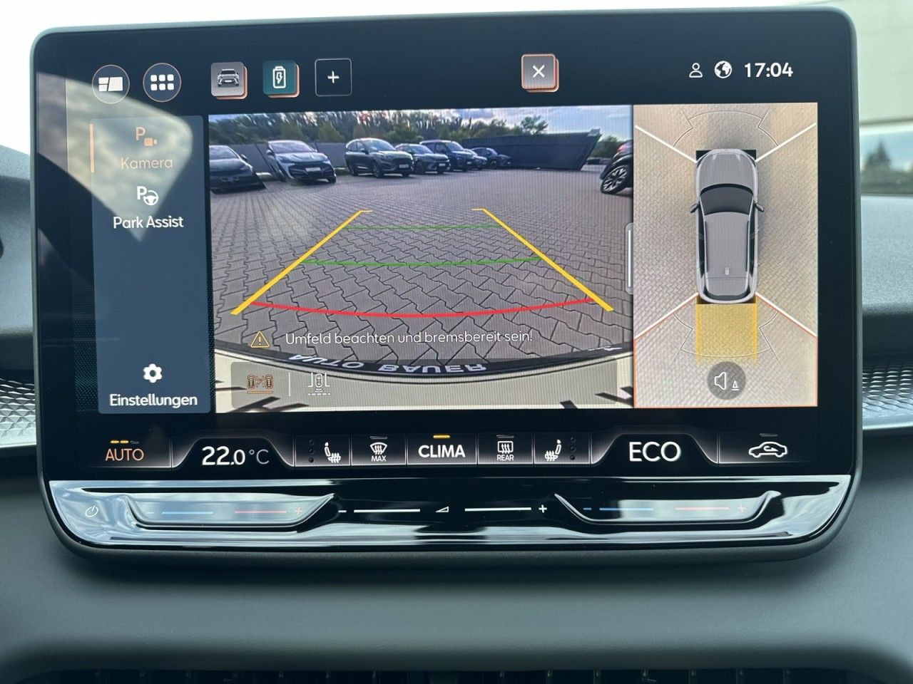 Fahrzeugabbildung CUPRA Terramar 1.5 e-HYBRID 204 PS 6-Gang-DSG - mit KI generiert/bearbeitet