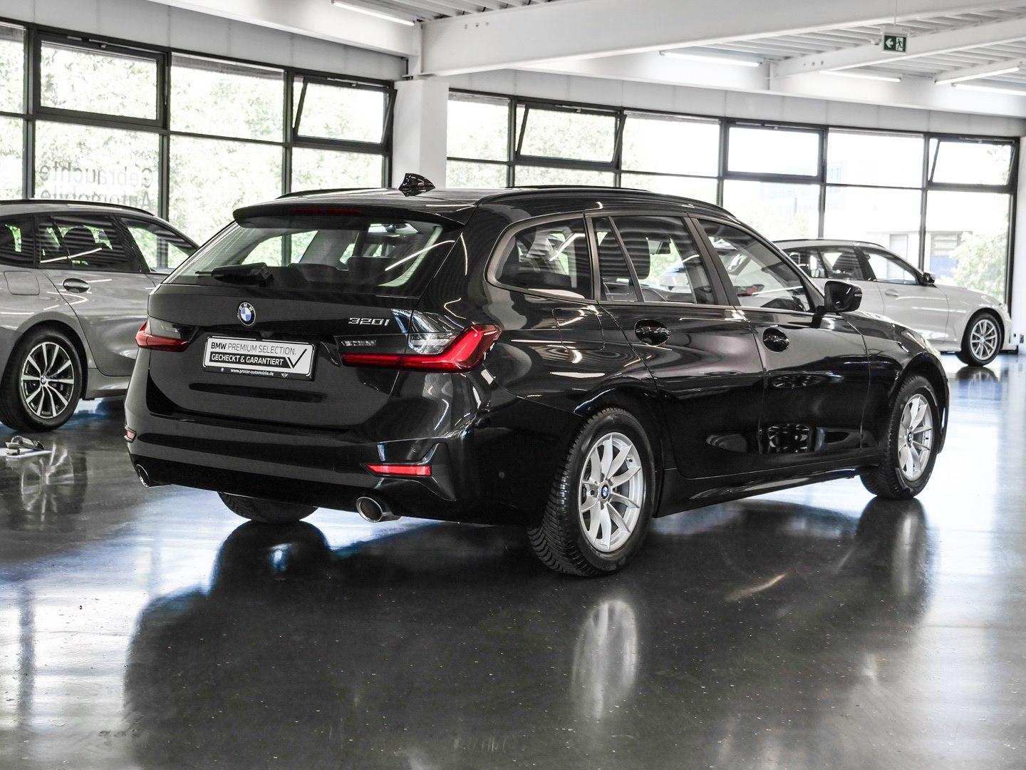 BMW 320i Advantage Aut Nav LED Pano HiFi Komfzg