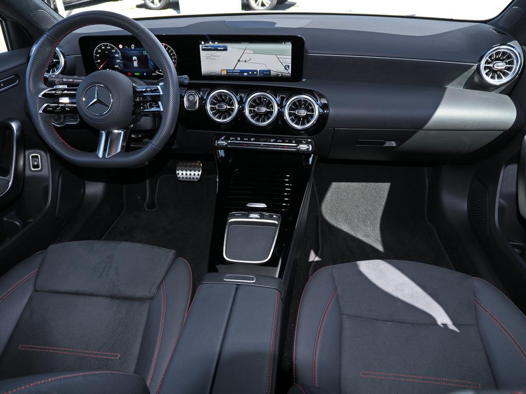 Mercedes-Benz A 250 e AMG MULTIBEAM WINTER TOTWINKEL AMBIENTE